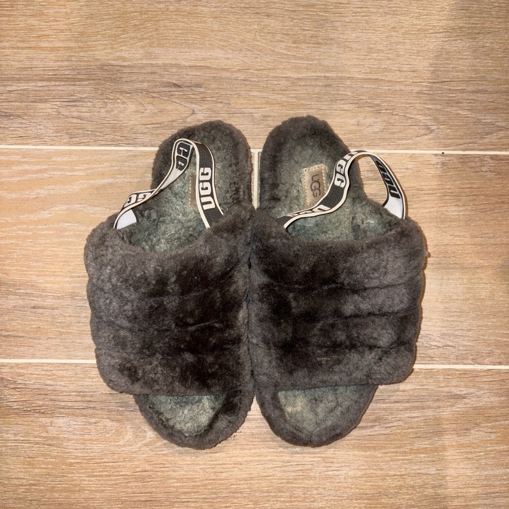 UGG Women's Charcoal Fluffy Slippers